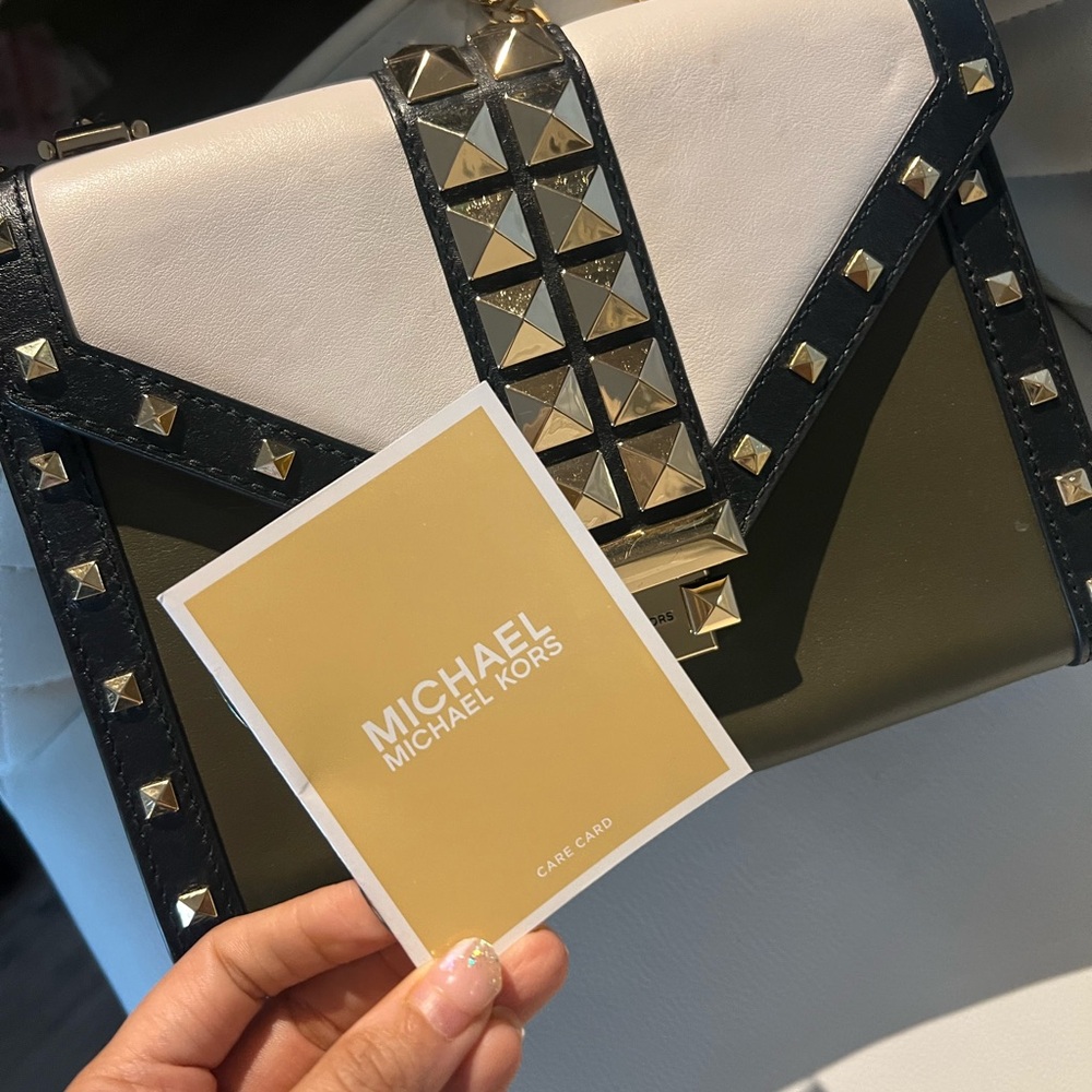 Michael Kors Black and White Crossbody Bag with Geometric Flap - Picture 4 of 6